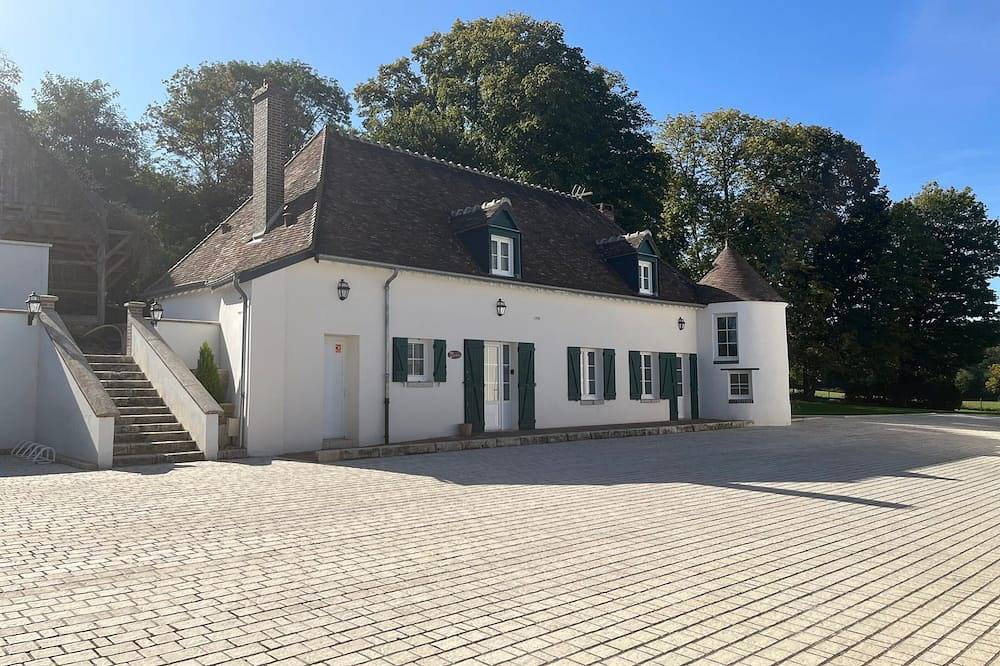 Gîte cyclamen - gîtes le clos de mocberry in Château-Renard, Région de Montargis