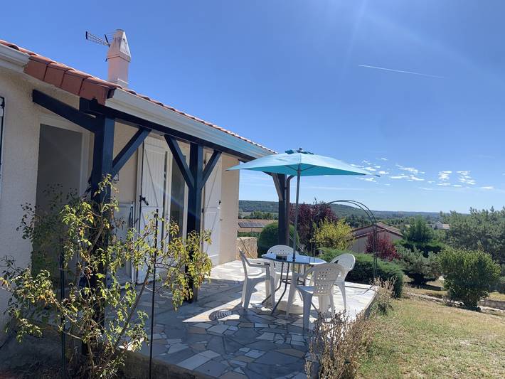 Ferienhaus für 4 Personen, mit Terrasse und Garten in Vienne