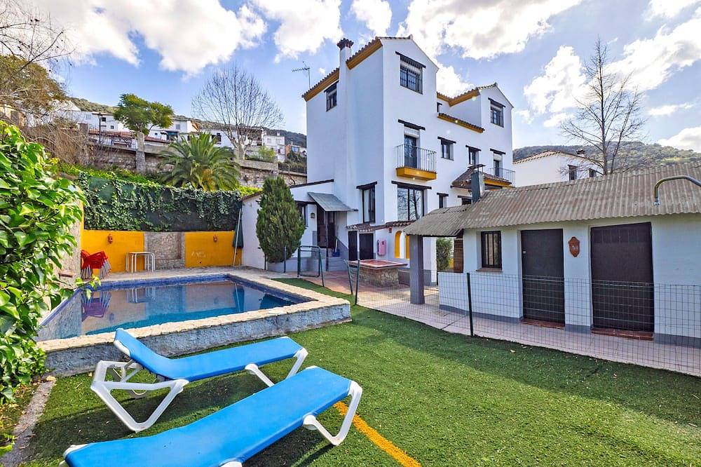 Cubo's Casa Rural La Jara de Libar / piscina privada / wifi gratis / vistas in Jimera de Líbar, Provincia de Málaga