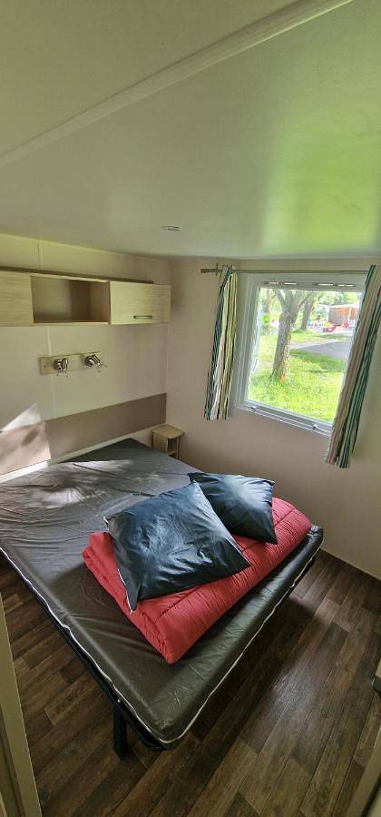 Location de vacances pour 4 personnes, avec terrasse ainsi que piscine et jardin à Barrême - 3