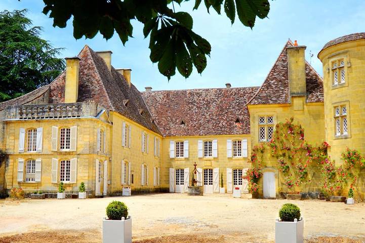 Gîte pour 10 personnes, avec jardin à Bourniquel