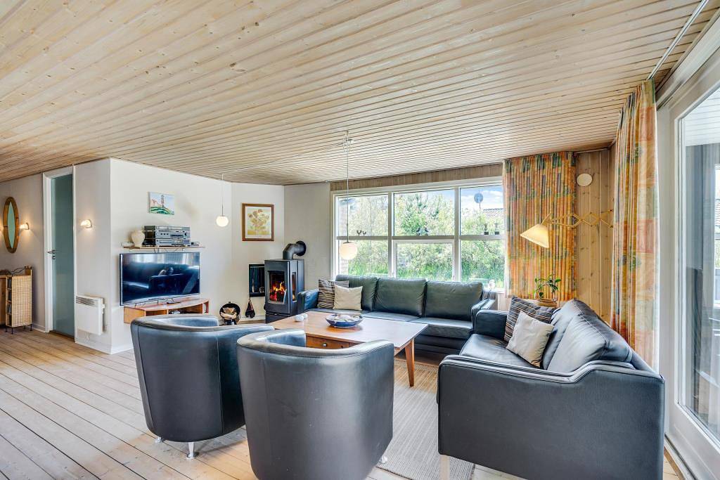 Gepflegtes Ferienhaus mit Whirlpool und Sauna in Henne, Filsø See