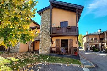 Gîte pour 4 personnes, avec jardin et balcon à Err