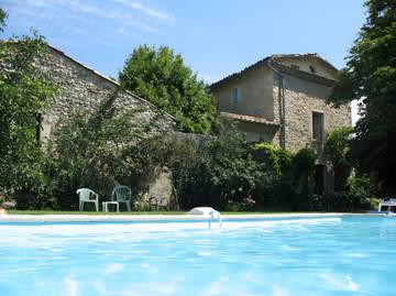 Gîte pour 2 personnes, avec jardin, animaux acceptés dans la Drôme
