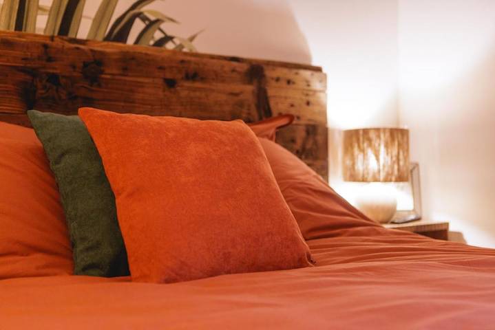 Location de vacances pour 2 personnes, avec vue et jardin à Péronnas - 2