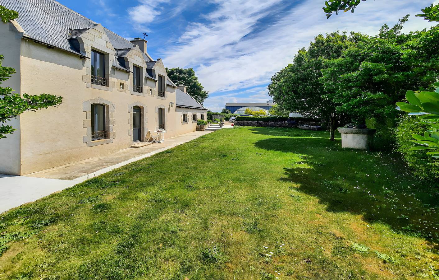 Holiday Home “Les Agapanthes” with Private Terrace, Garden, and Wi-Fi in Kerlouan, Brest region