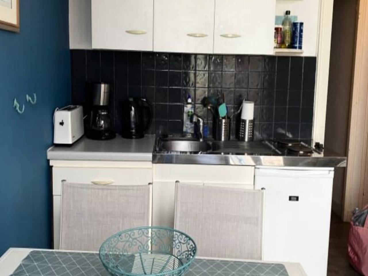 Entire apartment, Apartment in Ault with Oceanfront Balcony in Ault, Abbeville region