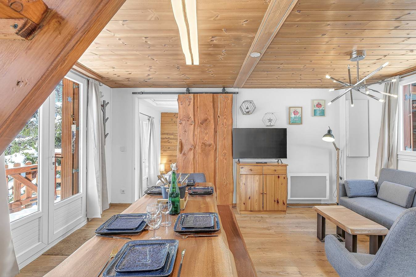 Ferienhaus 'Entier Avec Spa 6 Personnes' mit Bergblick, Wlan und Klimaanlage in Seyne, Alpes-de-Haute-Provence