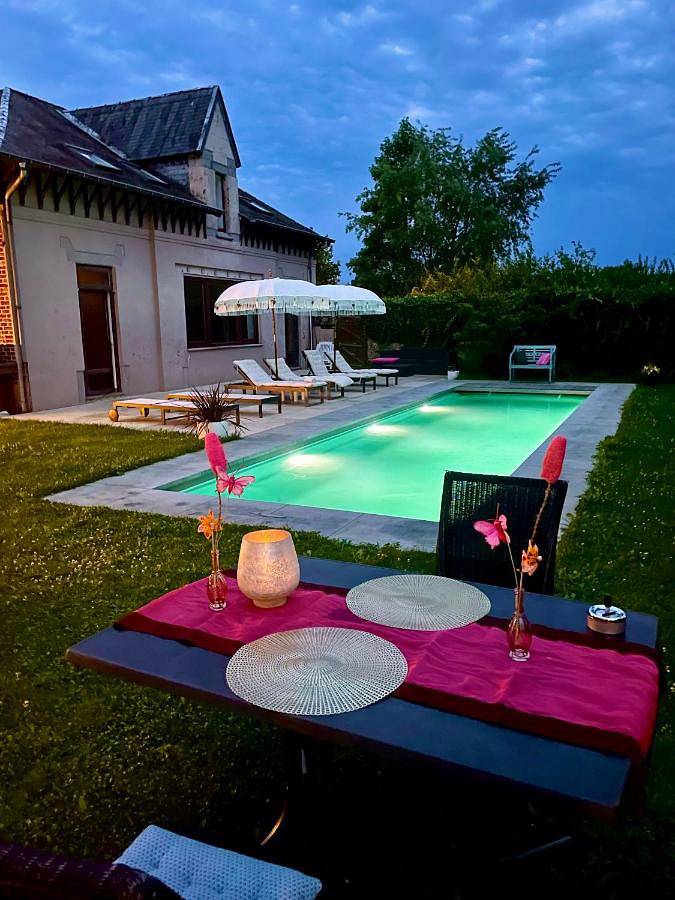 Location de vacances pour 2 personnes, avec sauna ainsi que jardin et piscine dans Virton - 2