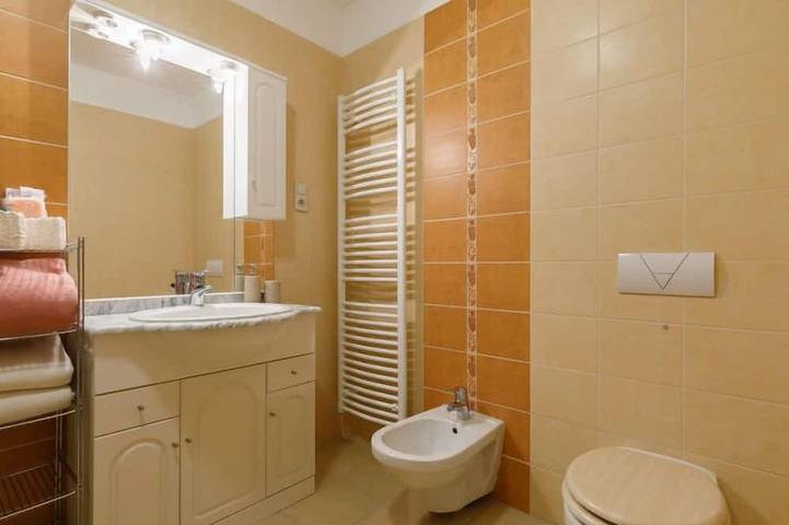 Ganze Wohnung, Rosalia in Balatonőszöd, Plattensee Südufer