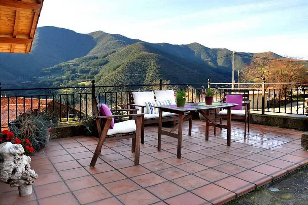 Apartamento entero, Lovely rustic style apartment for 2 people in Pesaguero, Cordillera Cantábrica
