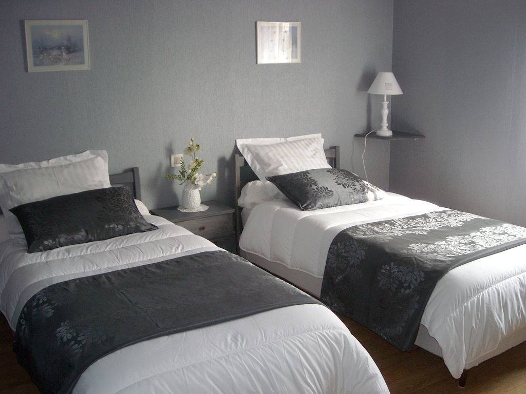 Chambre d'hôtes près de Saint-Lô - Chambre Marine in Les Champs-de-Losque, Côte de la Déroute