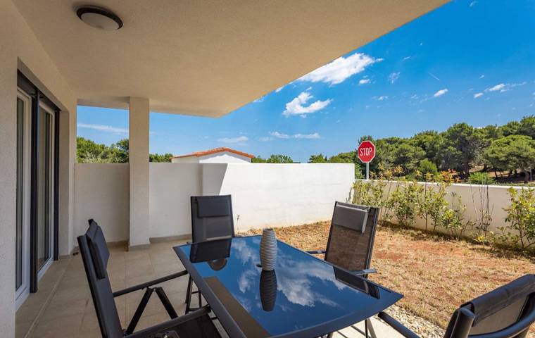 Gîte pour 6 personnes, avec jardin à Premantura - 2