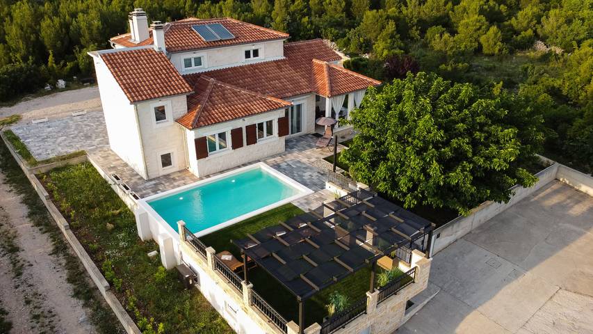 Villa pour 7 personnes, avec piscine et jardin, animaux acceptés à Šibenik - 3