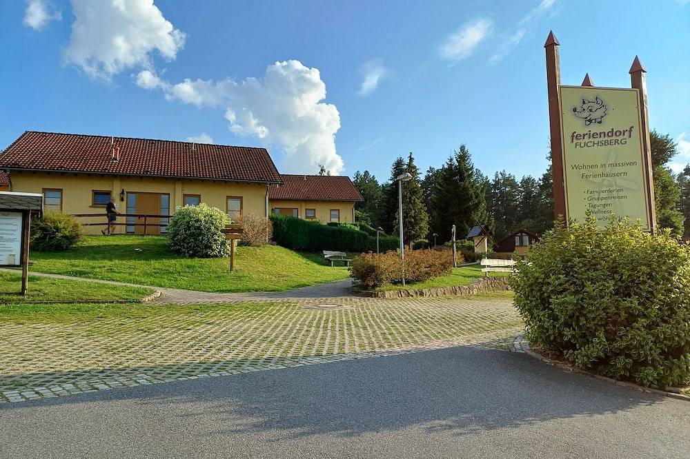 Ganze Wohnung, Apartment-Komfort-Ensuite mit Dusche-Balkon in Schirgiswalde, Schirgiswalde-Kirschau