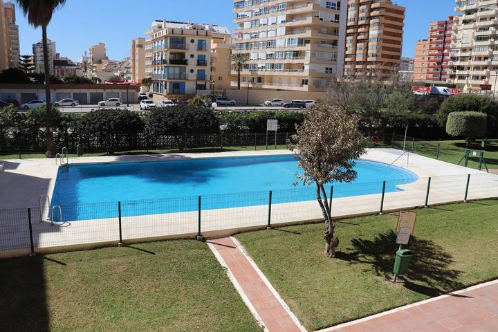 Ganze Wohnung, Beachfront Apartment Ronda 4J in Los Boliches, Fuengirola