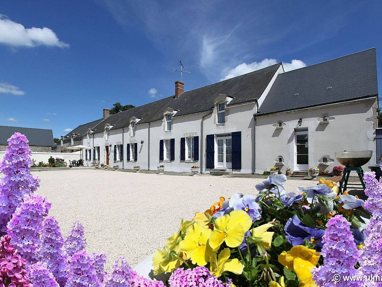 Ferme rénovée près de Beaugency, 4 chambres, petit-déjeuner maison, proche Loire à Vélo in Cravant (Loiret), Vallée de la Loire