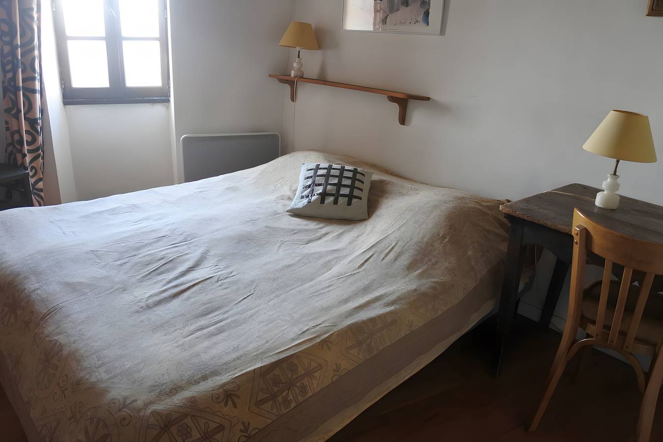 Appartement entier, Appartement 'Du Haut' avec vue montagne, terrasse privée et Wi-Fi in La Bégude-de-Mazenc, Région de nyons
