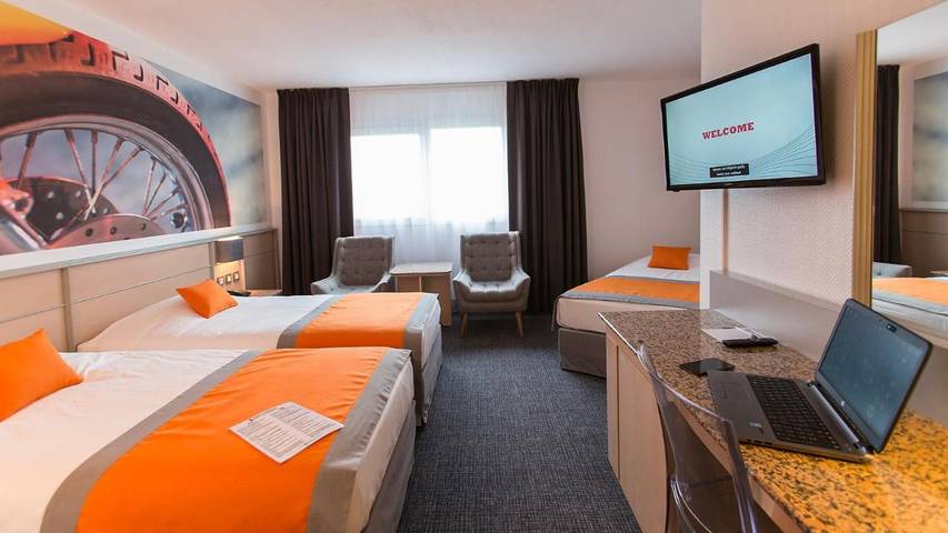 Hôtel pour 2 personnes, avec piscine et jardin dans Circuit de Nevers Magny Cours - 2