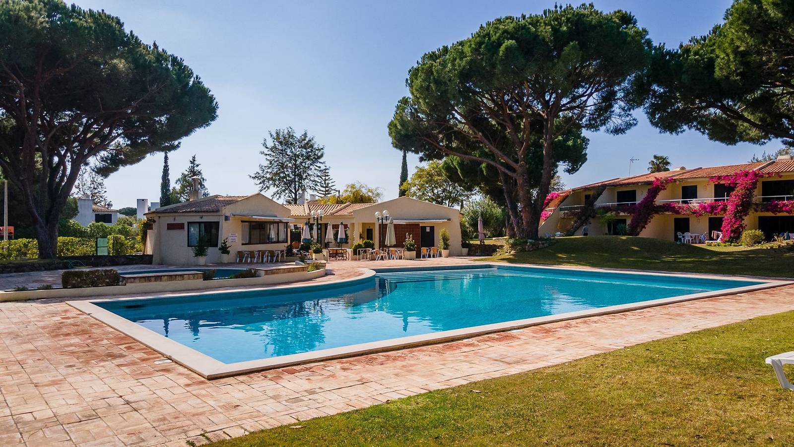 Apartamento entero, Gorgeous 2Bdr W/Patio & Pool by Lovelystay in Vilamoura, Quarteira