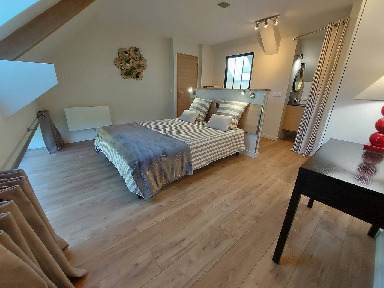 Gîte de charme avec étang privé et pêche, jardin, Bbq, fibre, 2 chambres - Alexain in Alexain, Mayenne