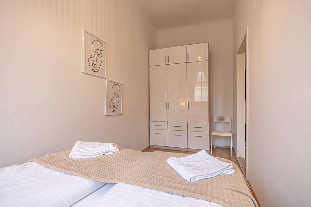 Ganze Wohnung, 1Br Apt. Urban Oasis by Stadthalle in Wien, Wienerwald