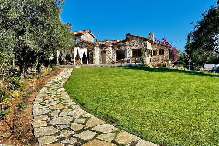 Valbonne Villa with fantastic view and large swimming pool in Valbonne, Mediterranean Coast (France)