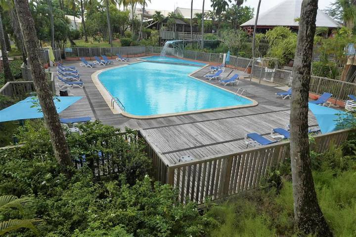 Appart’hôtel pour 3 personnes, avec jardin et vue ainsi que bassin pour enfant et piscine