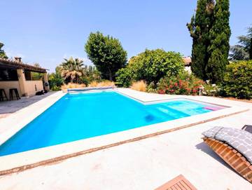Gîte pour 5 personnes, avec piscine et jardin à Istres