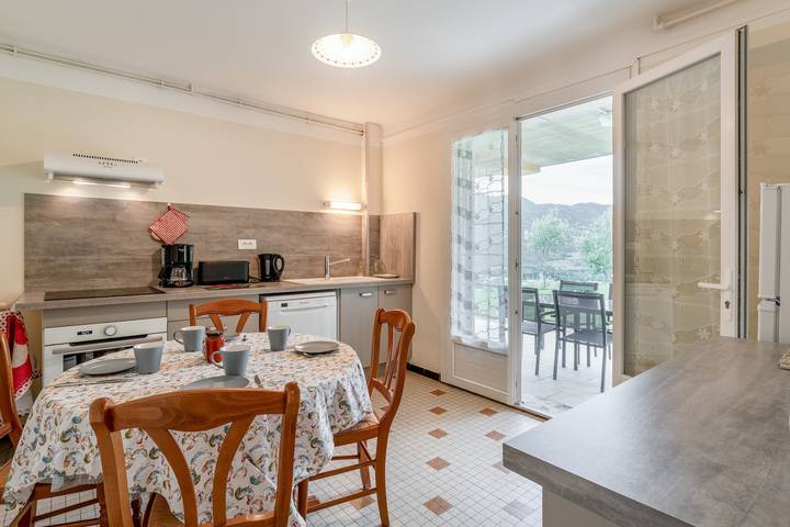 Appartement entier, Appartement « Gîte Des Lavandes » avec vue sur la montagne et Wi-Fi in Nyons, Région de nyons