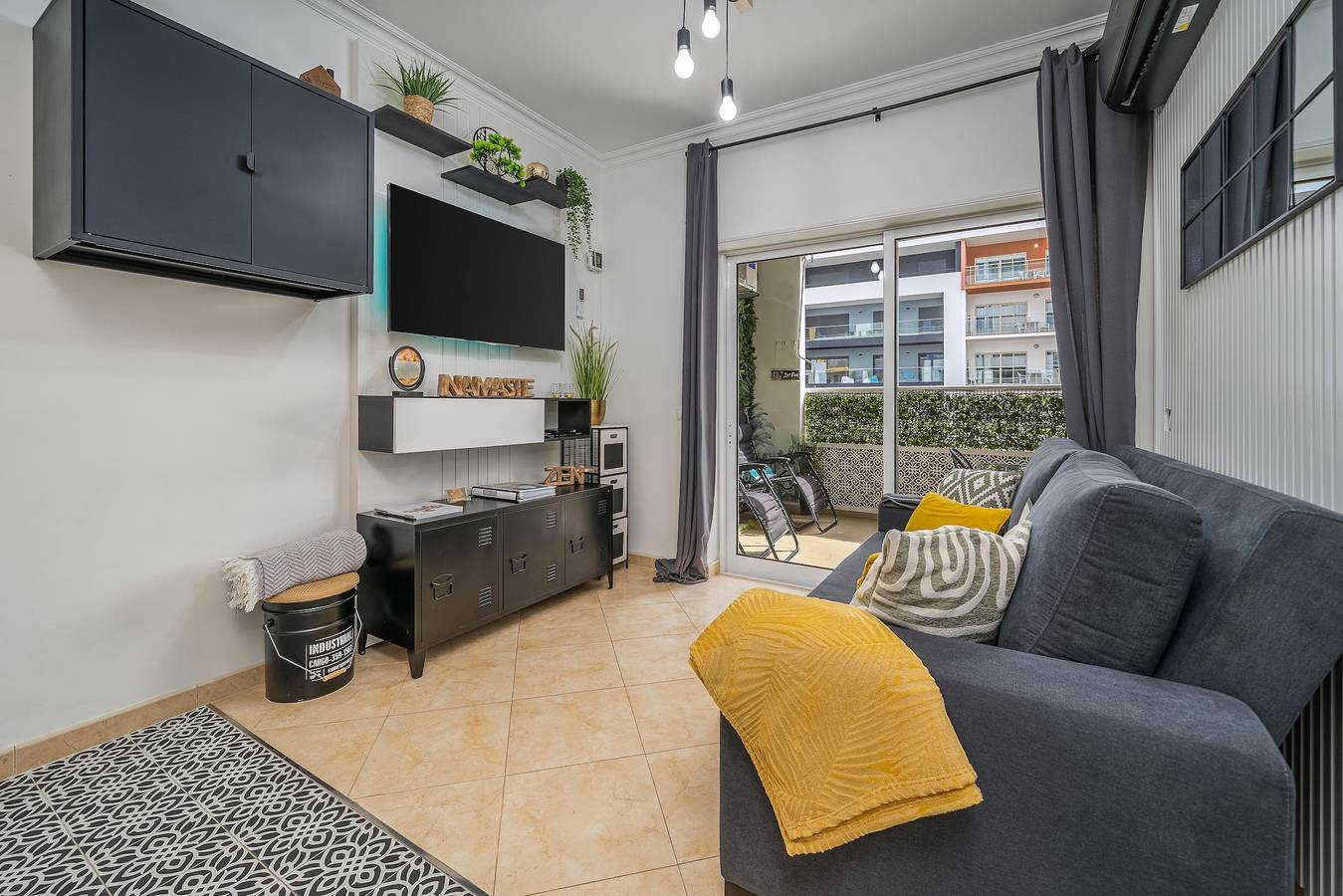 Ganze Wohnung, Apartment Casa Shanti mit Salzwasserpool und Wlan in Praia da Rocha, Portimão