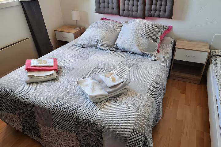 Location de vacances pour 4 personnes, avec Jardin et Piscine à Coaraze - 2