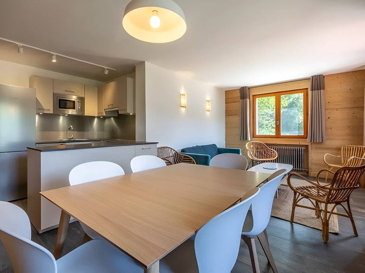 Appartement entier, Appartement spacieux 4 pièces proche pistes avec Wifi in La Clusaz, Région d'Annecy