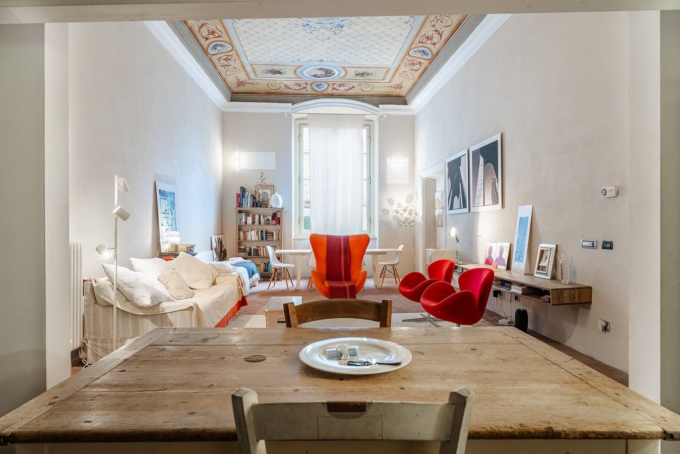 L'affresco – Via Guinigi: Historic Apartment with Frescoed Ceiling in Central Lucca in Lucca, Lucca Province