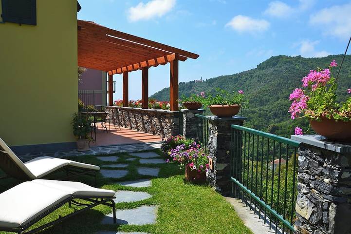 Location de vacances pour 5 personnes, avec terrasse et jardin, animaux acceptés à Leivi