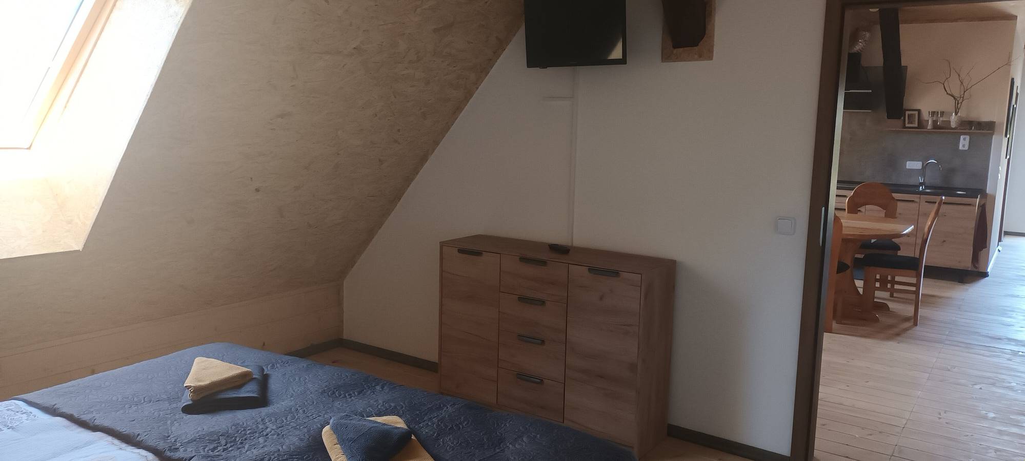 Ganze Wohnung, Ferienwohnung 'Haus Beim Schloß' mit privater Terrasse, Wlan und Klimaanlage in Mildenitz, Mecklenburg-Strelitz