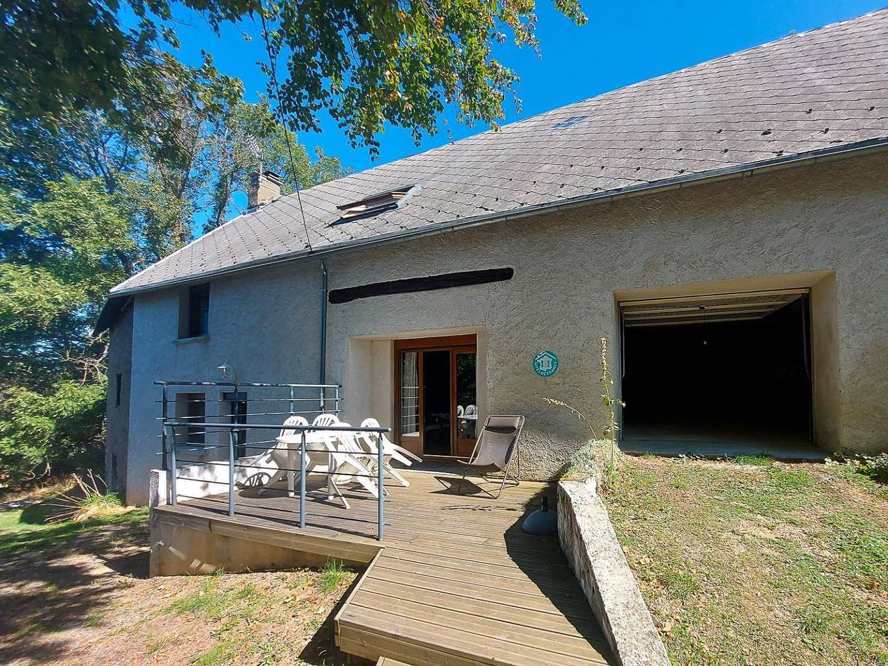 Casa rural con jardín, aparcamiento y TV in Saint-Honoré, Isère