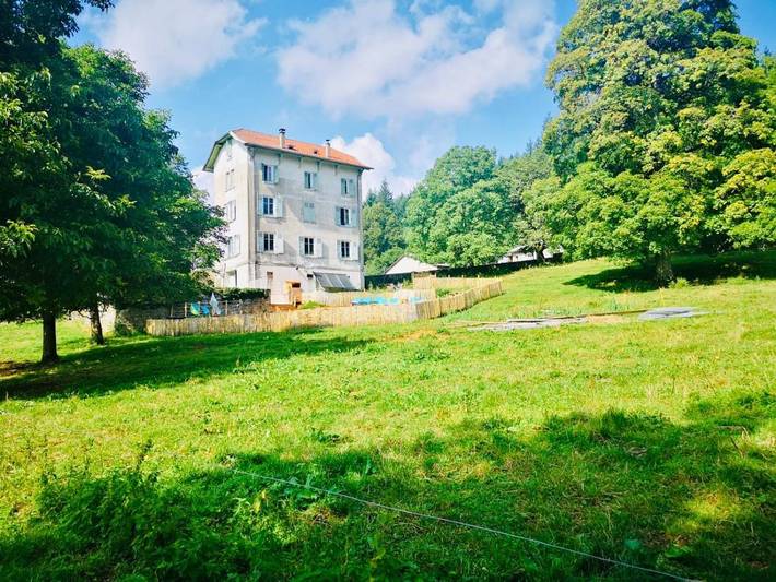 Maison d’hôte pour 20 personnes, avec Terrasse et Jardin ainsi que Piscine et Vue dans Plateau d'Hauteville