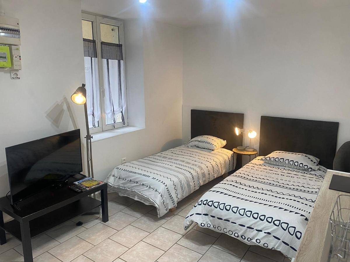 Appartement entier, Studio Capitale du Jouet - Moirans en Montagne 2-4 personnes in Moirans-en-Montagne, Parc naturel régional du Haut-Jura