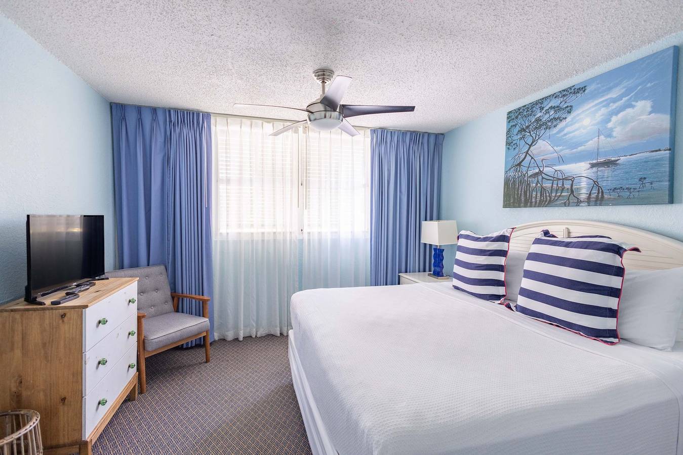 Entire apartment, The Trinidad by Brightwild   Pool View   Parking in Key West, Lower Keys