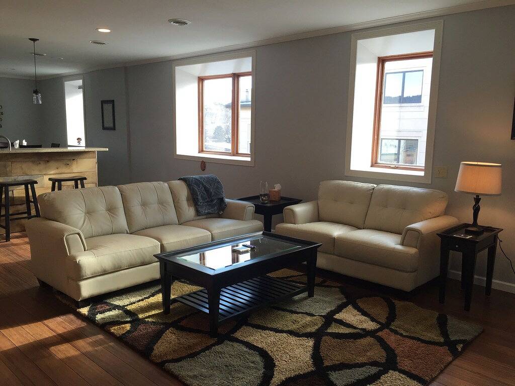 Ganze Wohnung, Möbliertes Loft in Downtown Decorah, Ia in Decorah, Winneshiek County