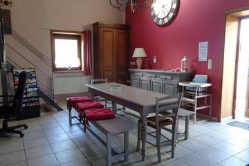 Gîte pour 6 personnes, avec terrasse et jardin à Cerfontaine