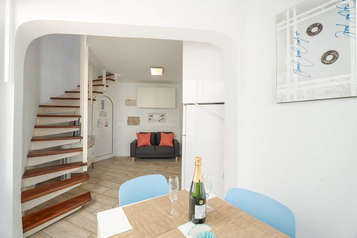 Ganze Wohnung, Ferienwohnung 'San Rafael' mit Meerblick, Gemeinschaftspool und Wlan in Playa de Troya, Teneriffa Süd