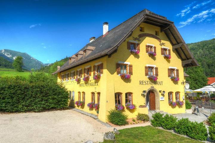 Hotel für 4 Personen, mit Terrasse und Garten sowie Sauna und Ausblick in Schneizlreuth