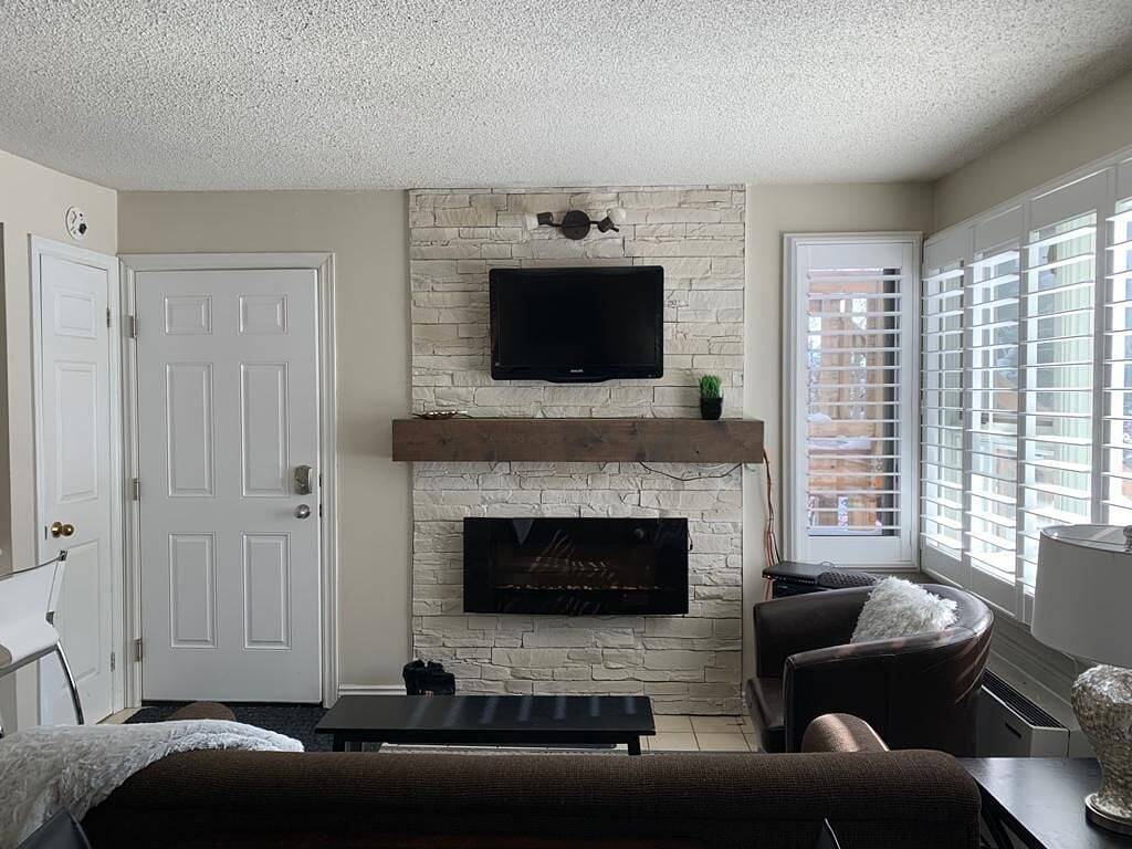 Ganze Wohnung, Willkommen im Hillside Studio 1 mit Blick auf die Berge, voll ausgestatteter Küche, Wlan und Shuttle in Blue Mountain (Ontario), Huronsee (Kanada)