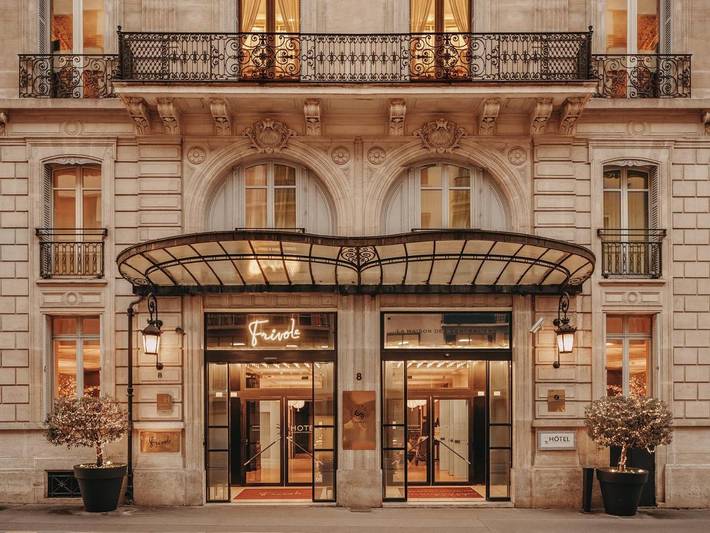 Hôtel pour 2 personnes, avec terrasse et piscine, animaux acceptés