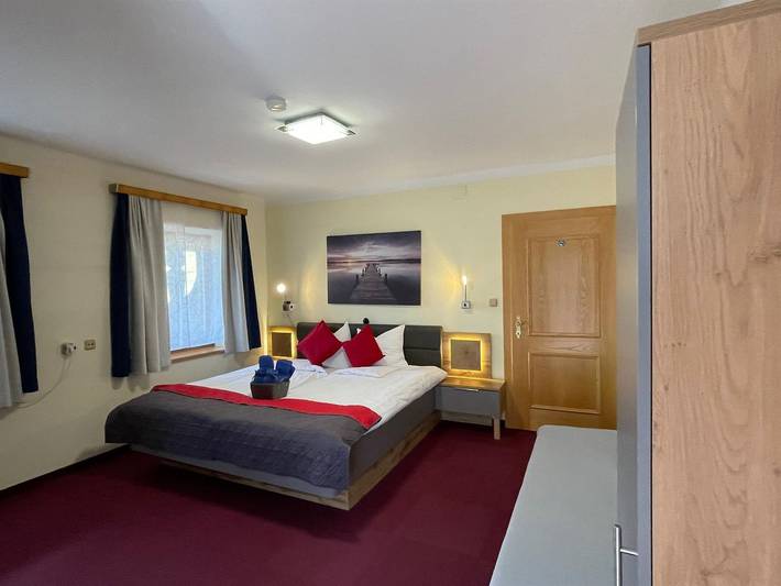 Pension Pichlerhof - Doppelzimmer in Hohe Tauern, Stall