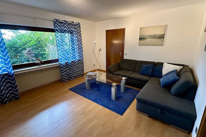Ferienwohnung für 5 Personen, mit Terrasse und Garten in Reichshof