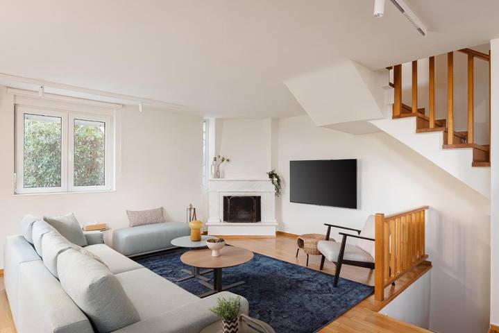Villa für 8 Personen, mit Balkon und Whirlpool sowie Terrasse und Garten