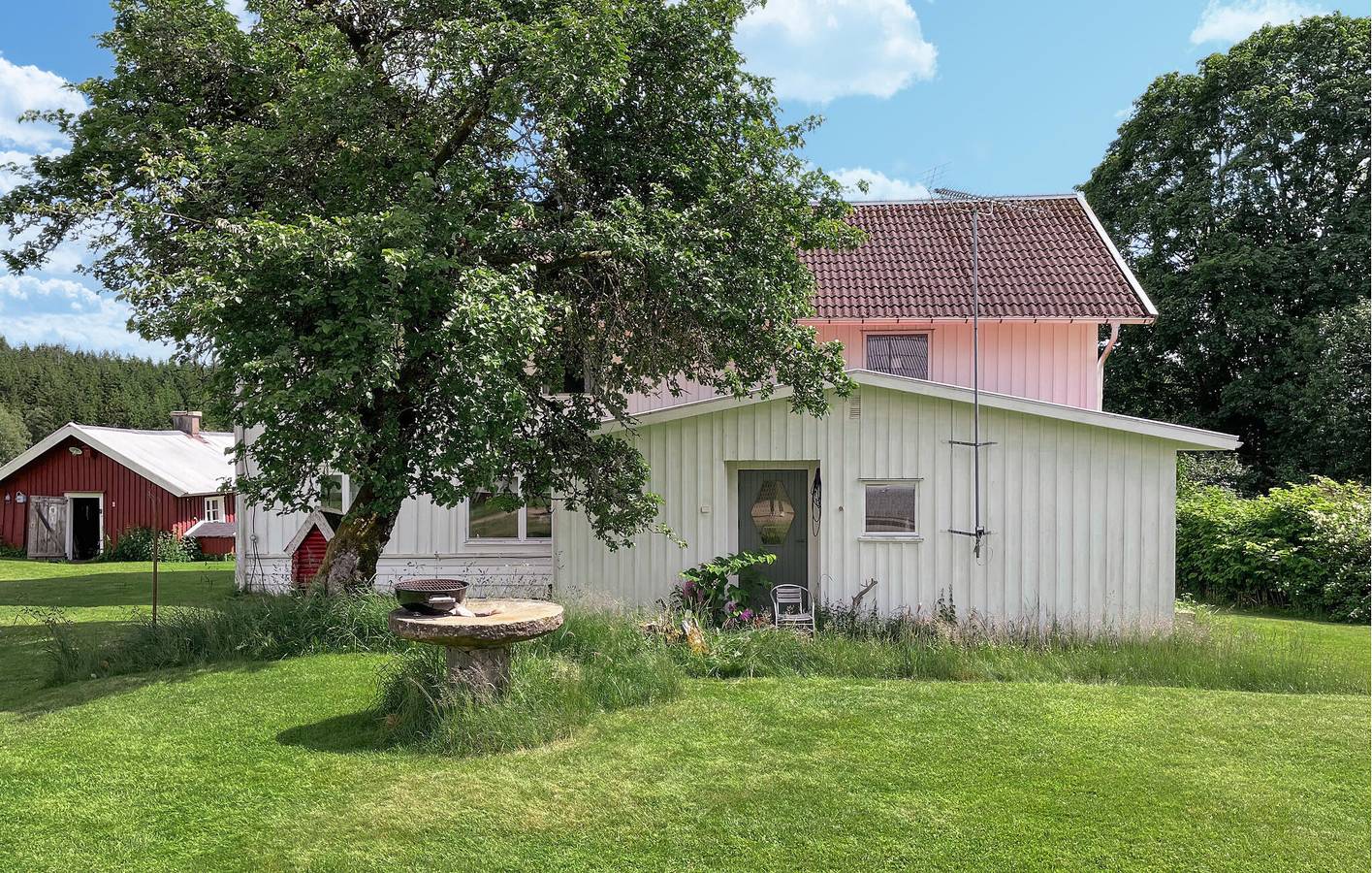 Hus för 10 Personer med trädgård in Västergötland